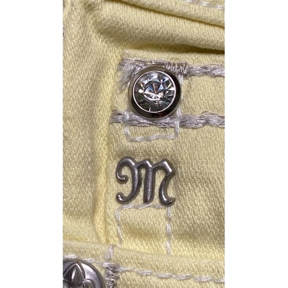 Miss Me Jeans Yellow Denim 98% Cotton Embellished Cuffed Capri Pants Inseam 20" - Picture 6 of 11